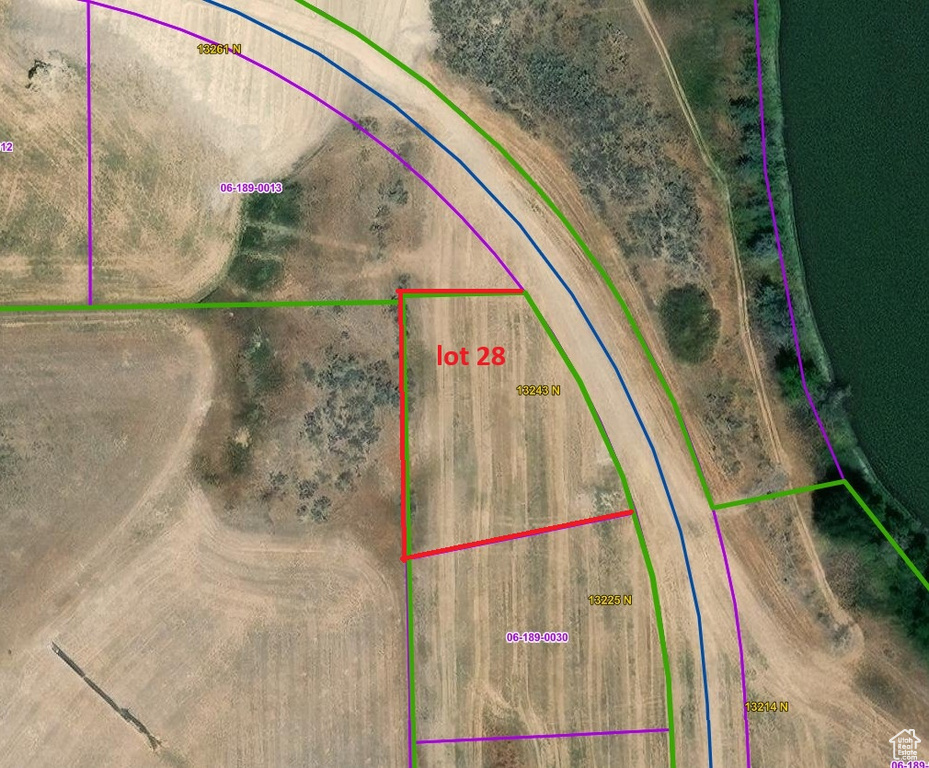 Aerial view of property\'s location featuring property boundaries highlighted
