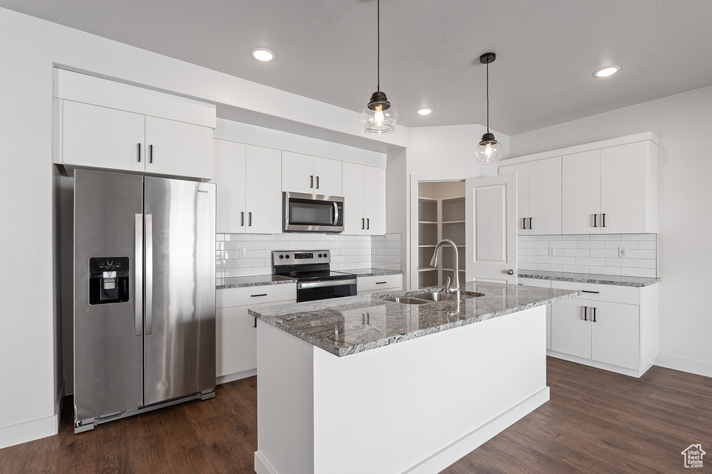 438 S 1440 E Hyrum, UT 84319