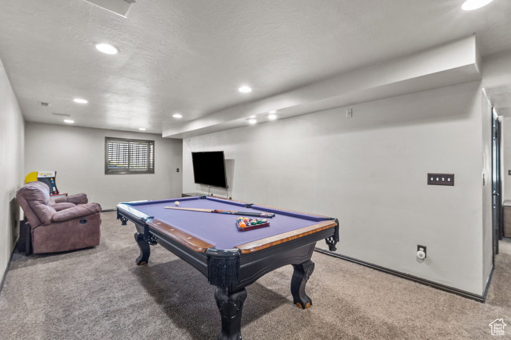 Rec room with carpet, recessed lighting, and billiards table