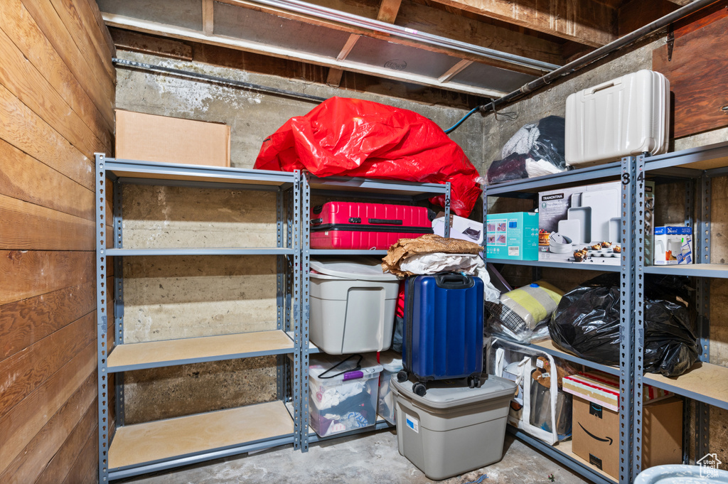 548 S DOUGLAS ST Salt Lake City, UT 84105