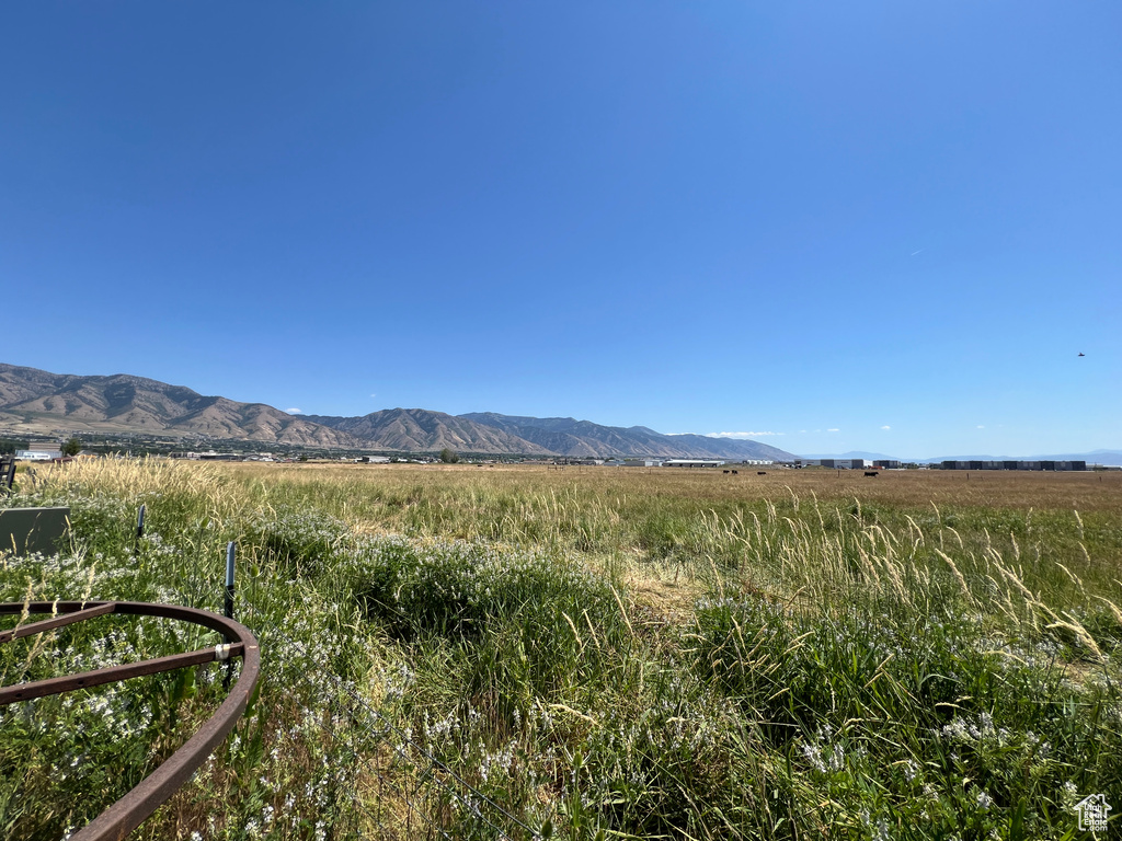 208 W 3600 N Hyde Park, UT 84318