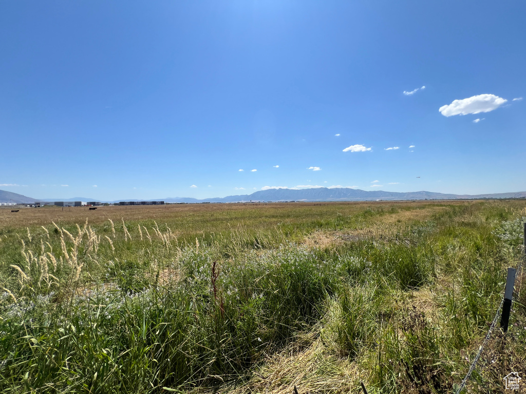 208 W 3600 N Hyde Park, UT 84318