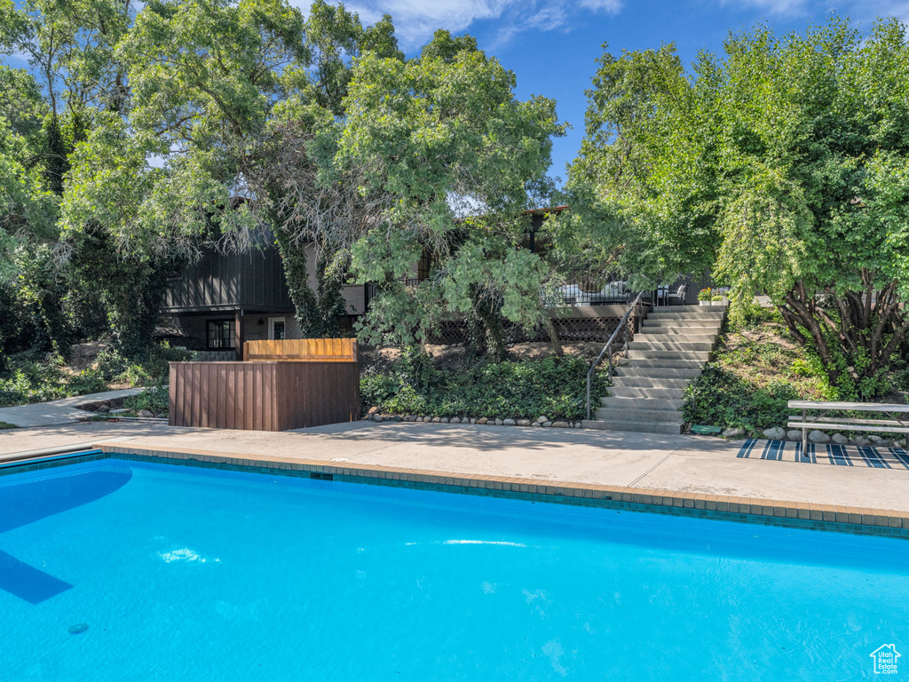 Swimming pool with stairs