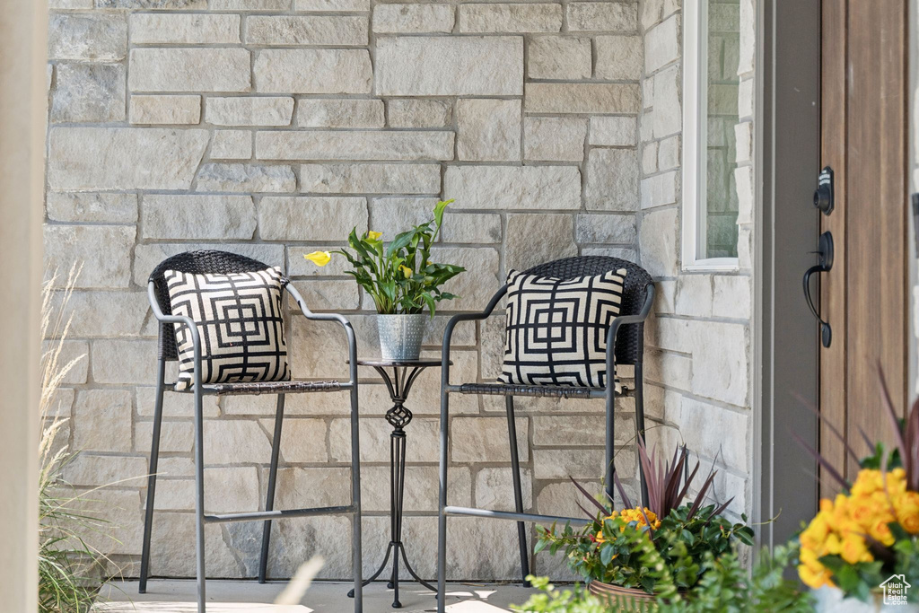 Detailed view of stone siding