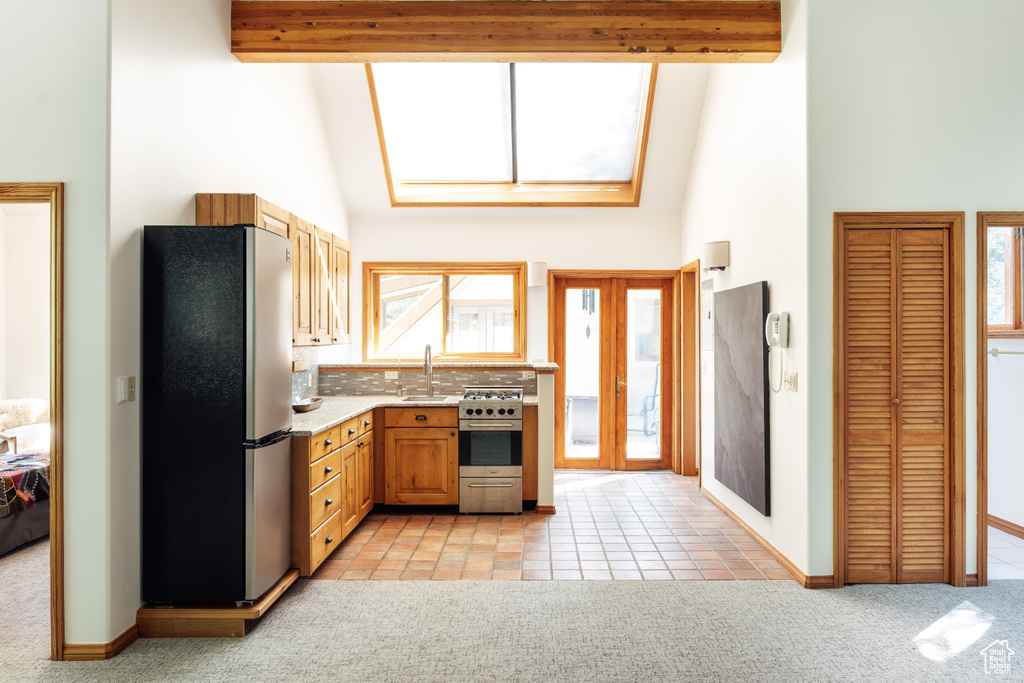 2205 N PINECREST CANYON RD Salt Lake City, UT 84108