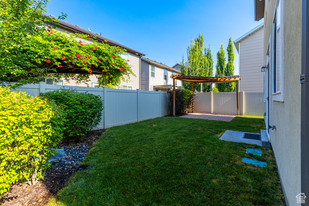 1058 W STONEHAVEN DR North Salt Lake, UT 84054