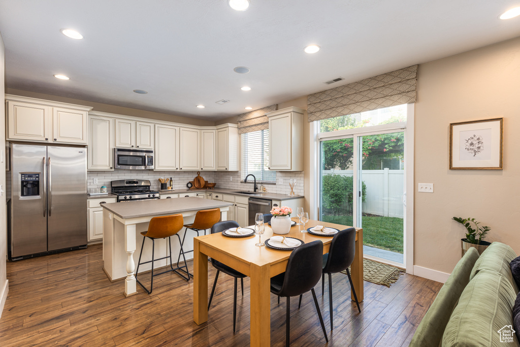 1058 W STONEHAVEN DR North Salt Lake, UT 84054