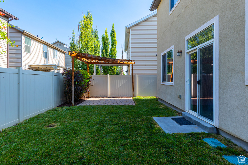 1058 W STONEHAVEN DR North Salt Lake, UT 84054