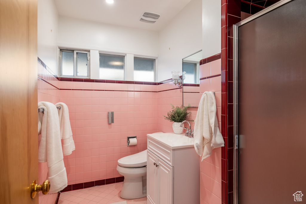 586 E ST Salt Lake City, UT 84103