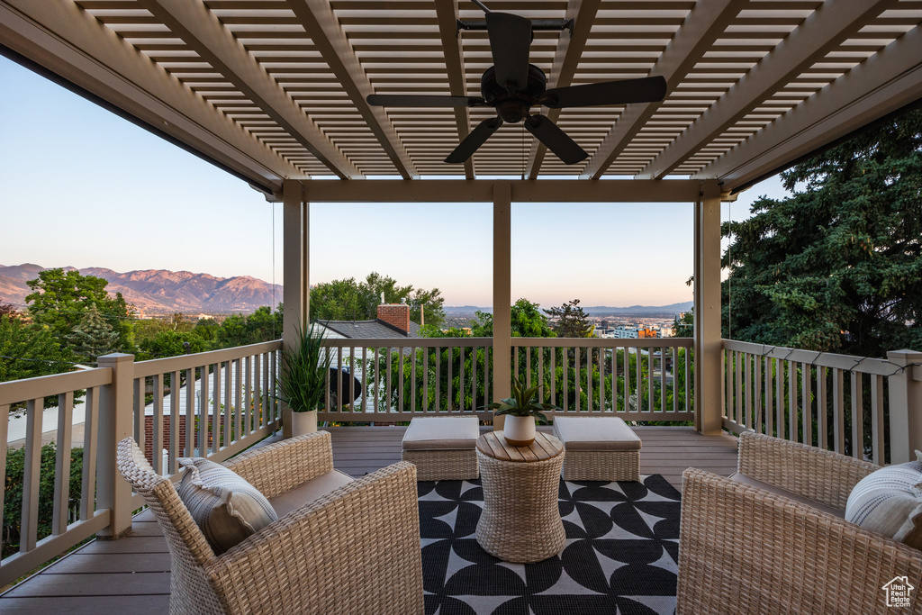 586 E ST Salt Lake City, UT 84103
