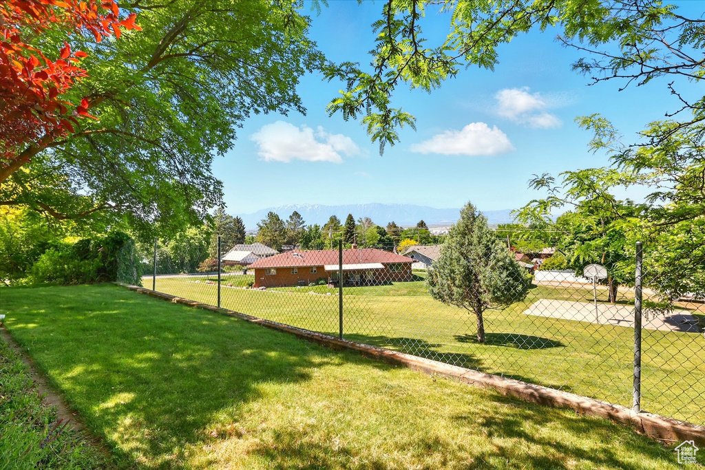 121 MOUNTAIN VIEW DR Hyde Park, UT 84318