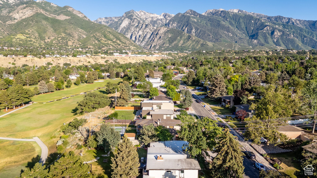 Aerial overview of property\\\\\\\'s location with a mountainous background