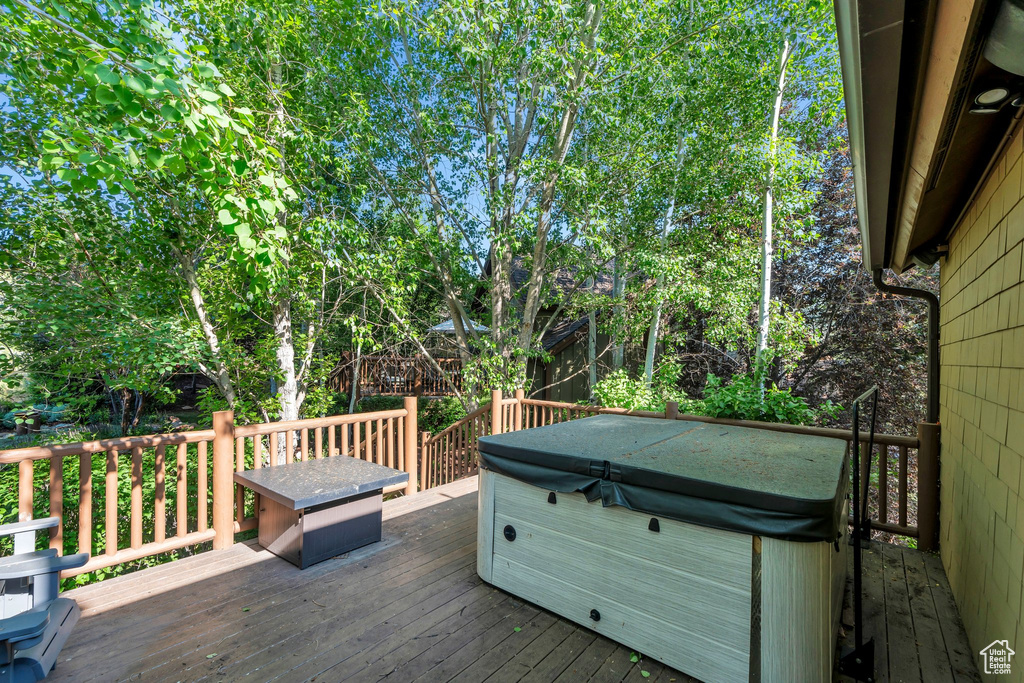 Deck with a hot tub