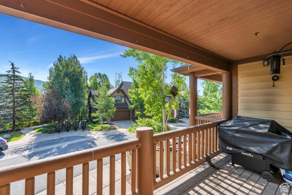 Deck featuring area for grilling