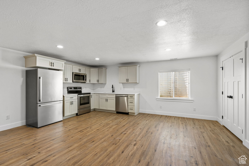 2418 E QUAKING ASPEN LN Eagle Mountain, UT 84005