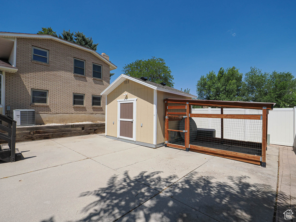 2333 W LEDGEWOOD DR Taylorsville, UT 84129