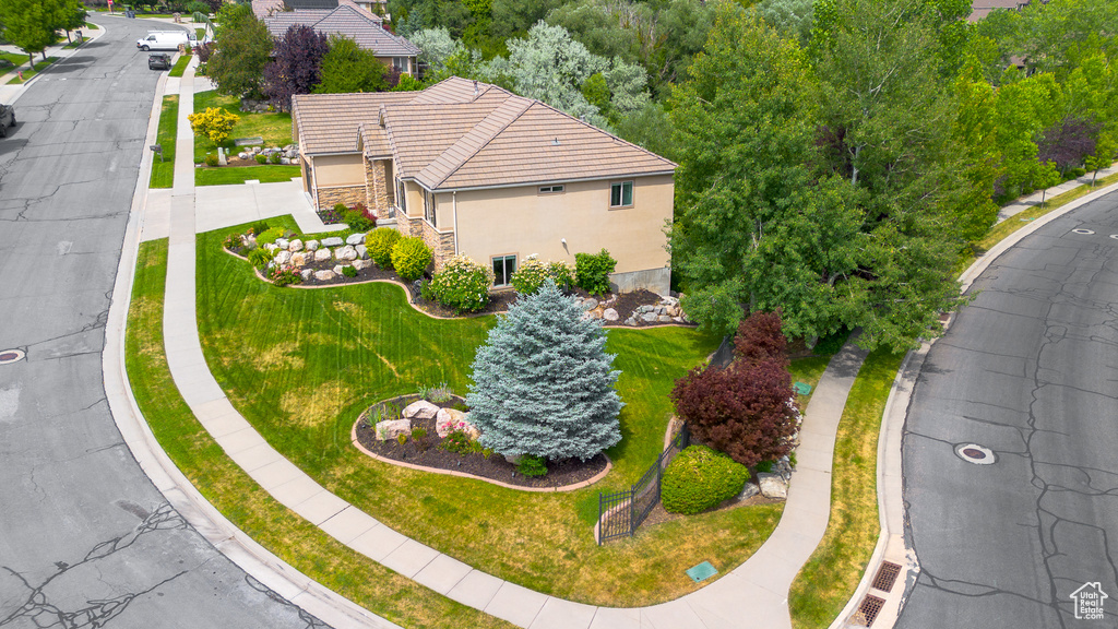 Aerial view of property and surrounding area