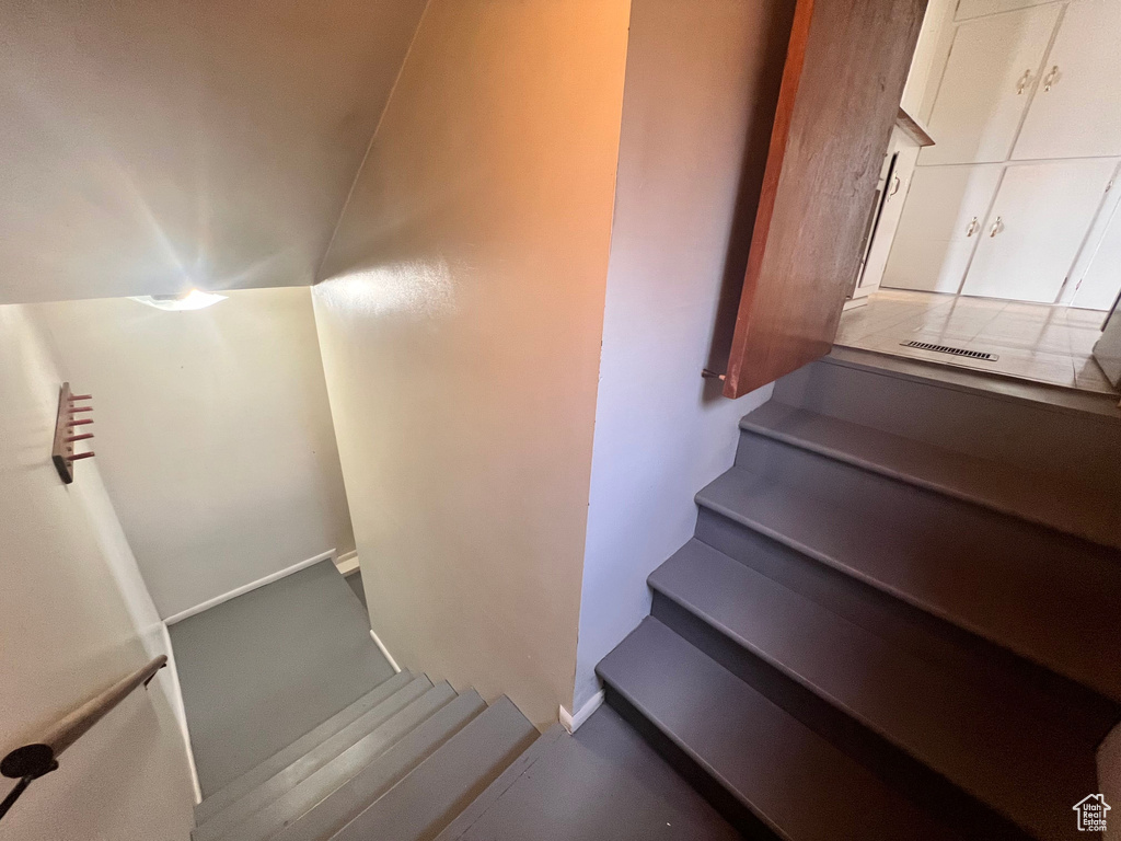 Photo 40 for MLS #2095035 at 148 Duchesne St