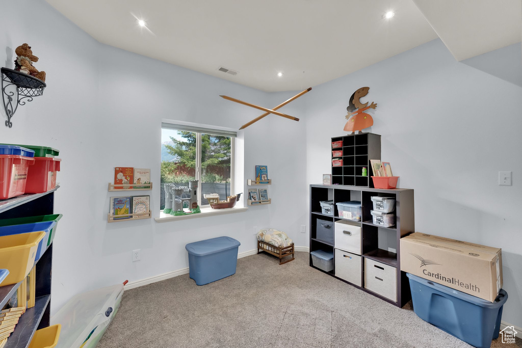 Playroom featuring carpet flooring and recessed lighting