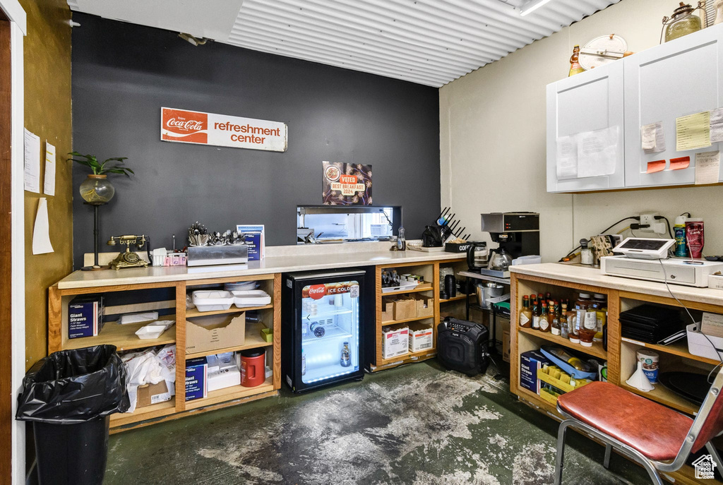 Misc room featuring concrete flooring