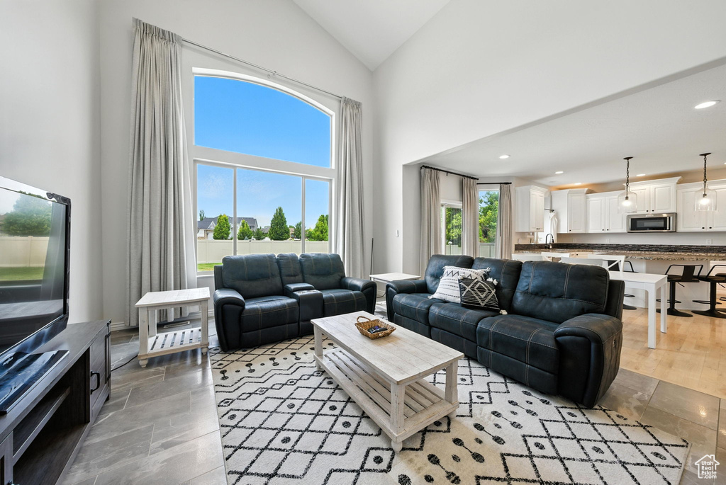 3072 W CURRENT CREEK DR South Jordan, UT 84095