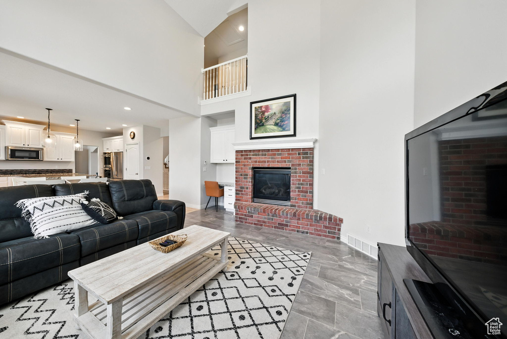 3072 W CURRENT CREEK DR South Jordan, UT 84095