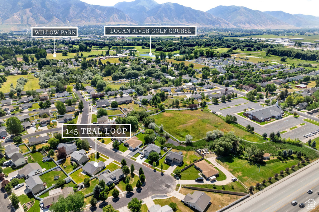 Bird\'s eye view of a mountainous background