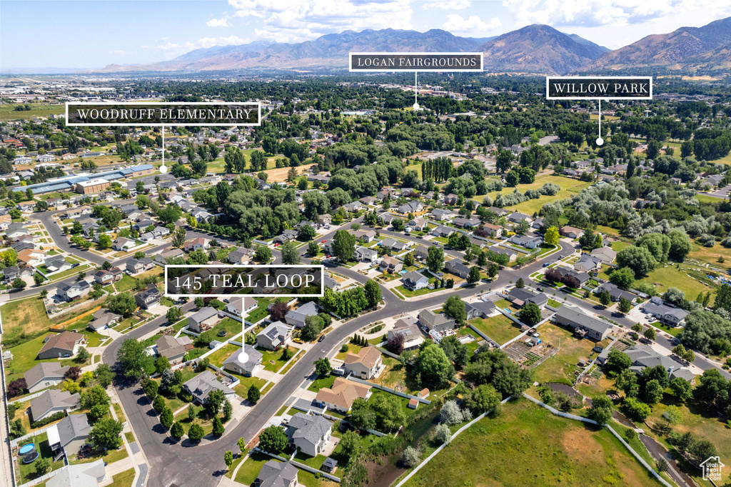 View of property location featuring mountains