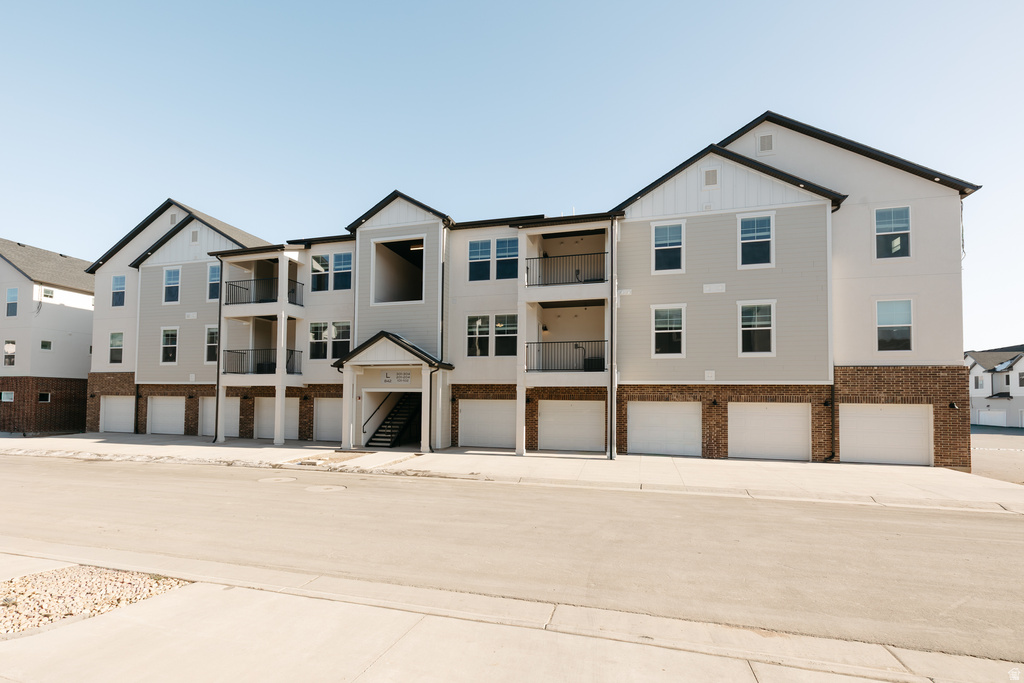 842 N COULSEN DR #L201 Saratoga Springs, UT 84045