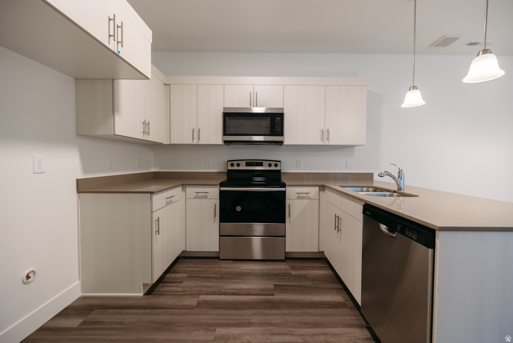 842 N COULSEN DR #L201 Saratoga Springs, UT 84045