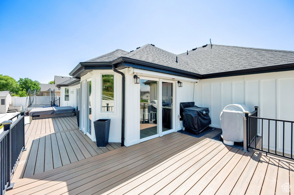 Deck featuring area for grilling