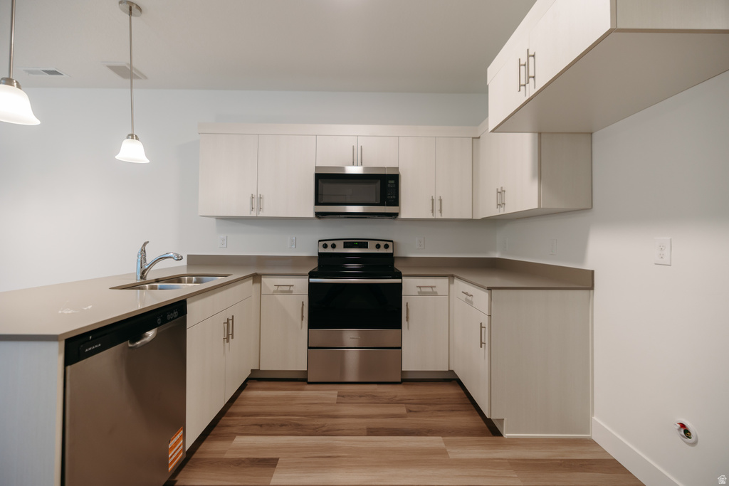 842 N COULSEN DR #L203 Saratoga Springs, UT 84045