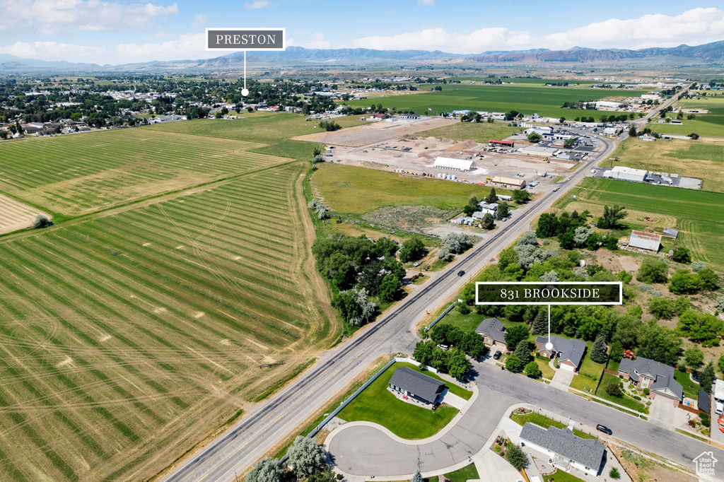 Aerial overview of property\\\'s location featuring mountains and property boundaries highlighted