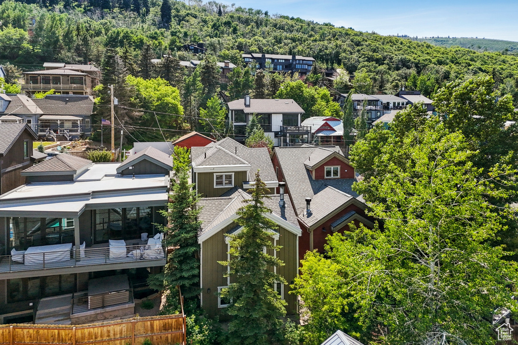 Bird\'s eye view of a heavily wooded area