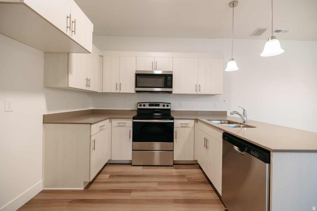 842 COULSEN DR #L302 Saratoga Springs, UT 84045