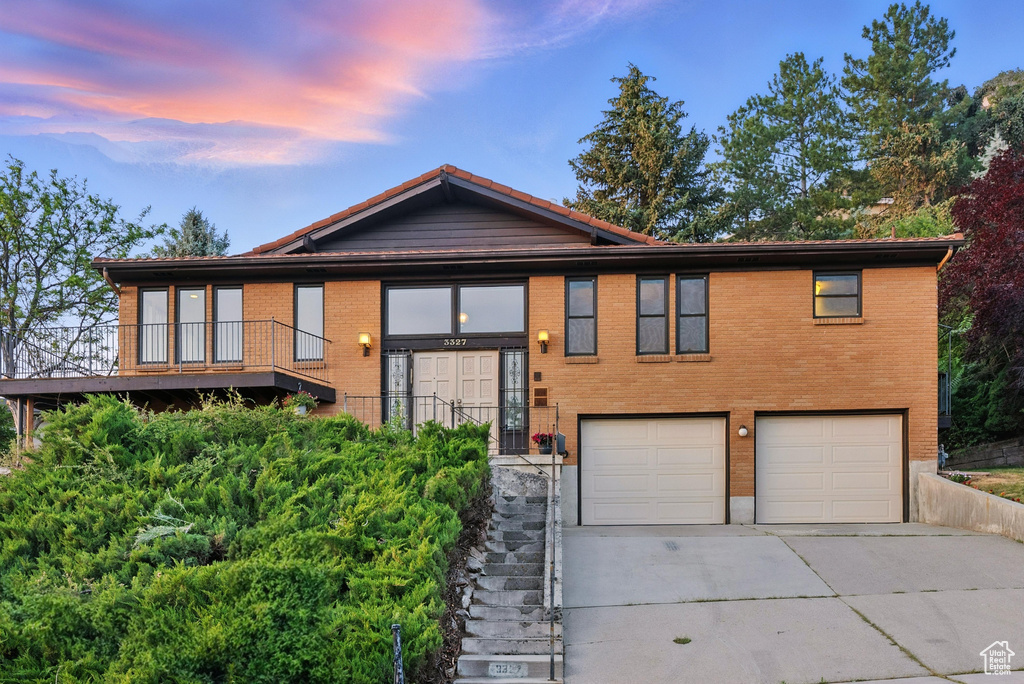 3327 S CRESTWOOD DR Salt Lake City, UT 84109