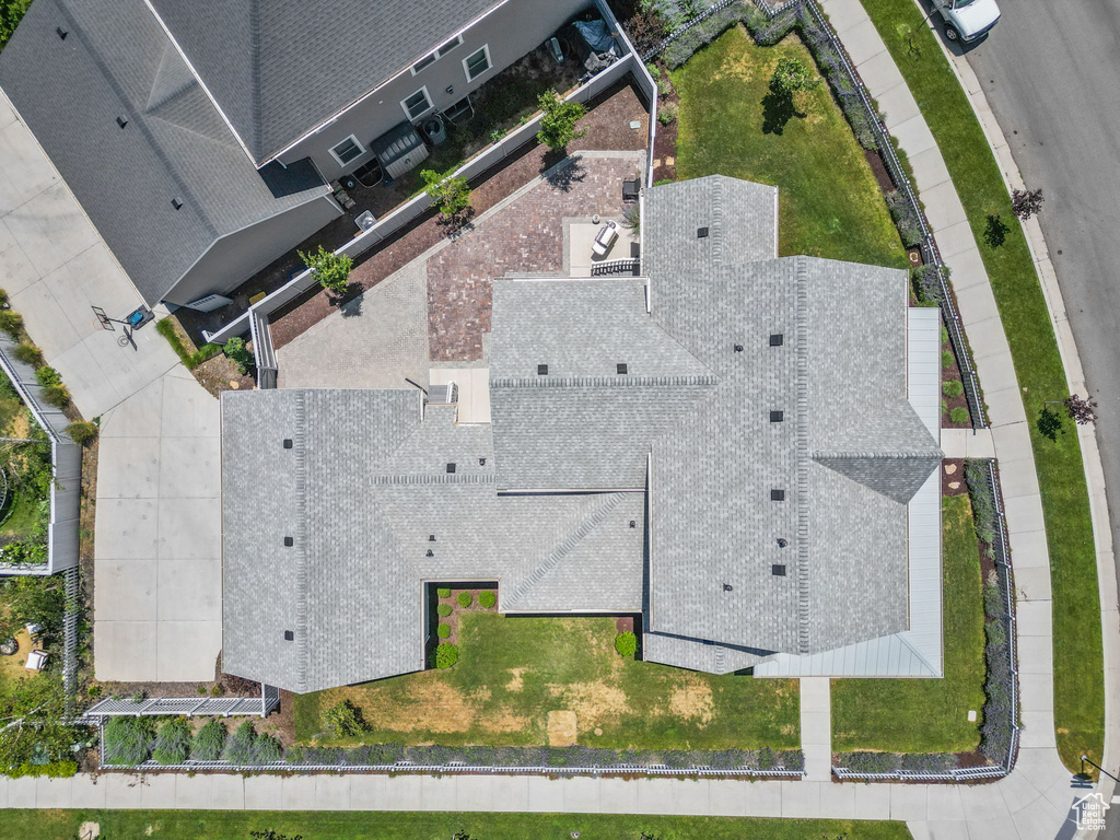 Aerial view of property and surrounding area