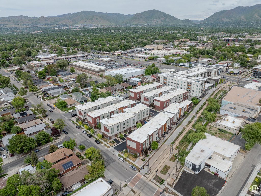 Bird\'s eye view of a mountainous background