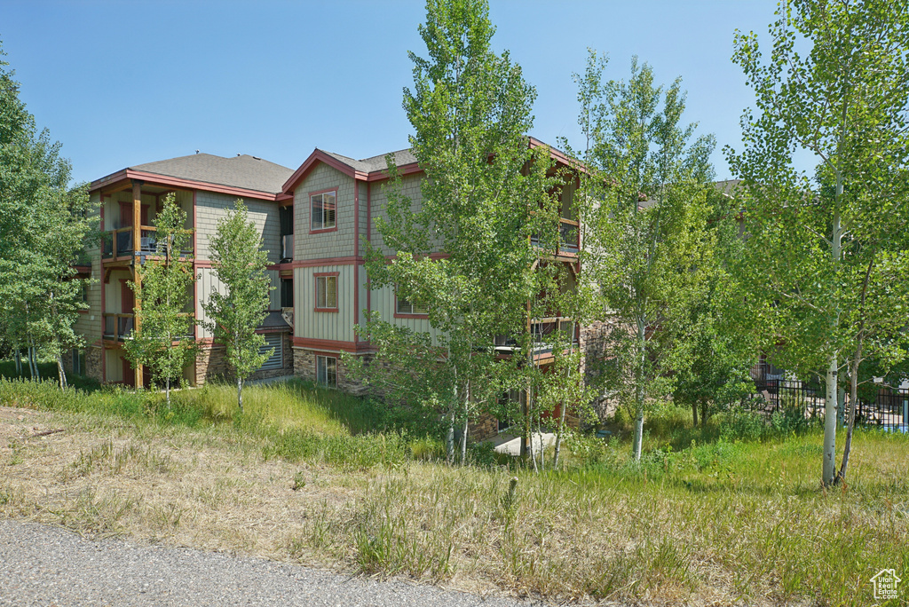 View of home's exterior