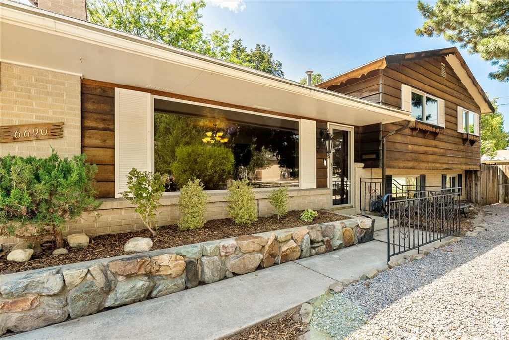 6690 S 1495 E Cottonwood Heights, UT 84121
