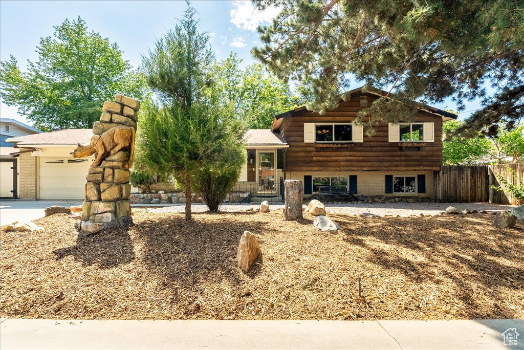 6690 S 1495 E Cottonwood Heights, UT 84121
