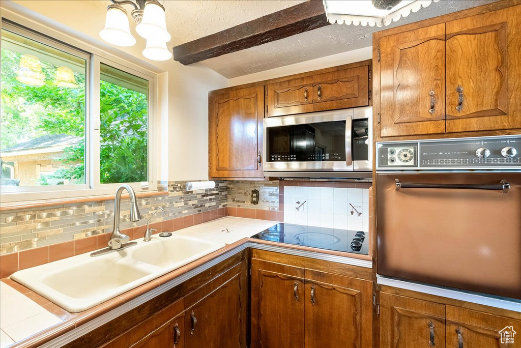 6690 S 1495 E Cottonwood Heights, UT 84121