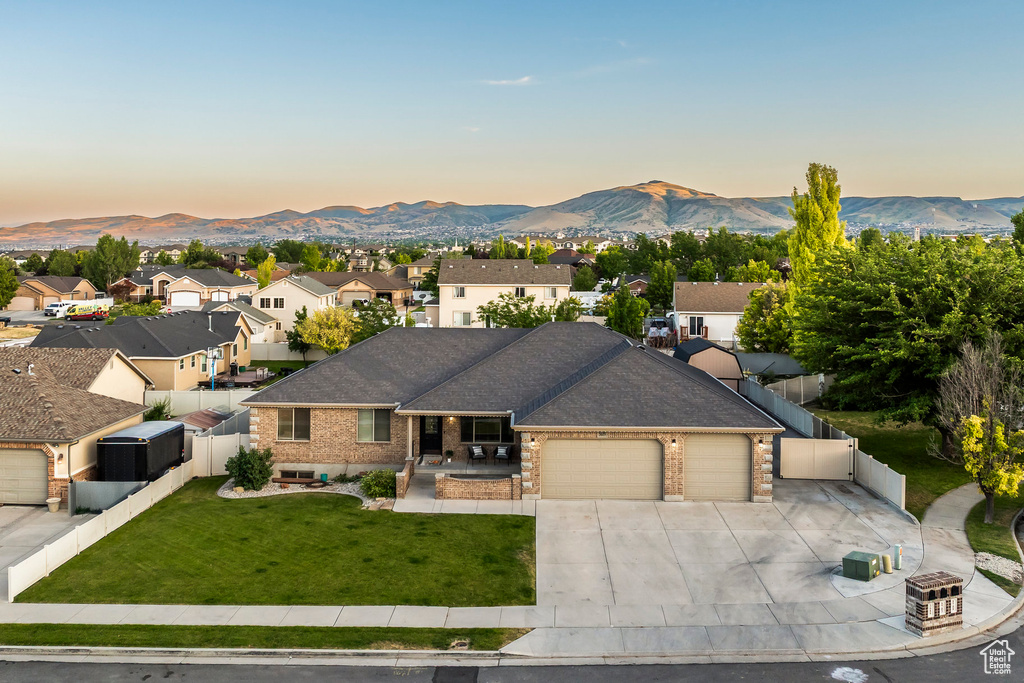 5689 W SANDY STONE CIR South Jordan, UT 84009