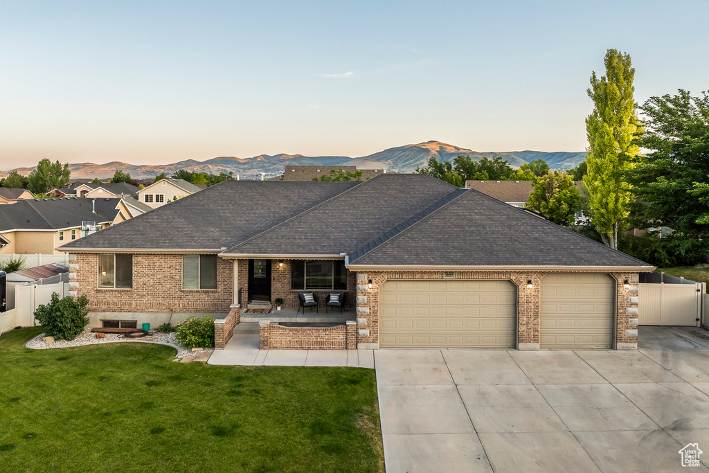 5689 W SANDY STONE CIR South Jordan, UT 84009