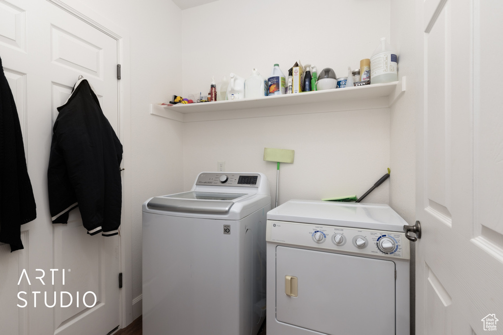 Laundry area with independent washer and dryer