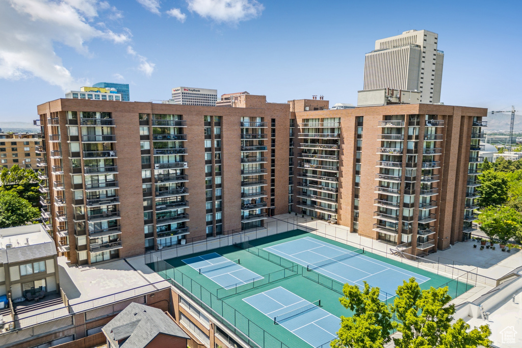 View of apartment building / complex