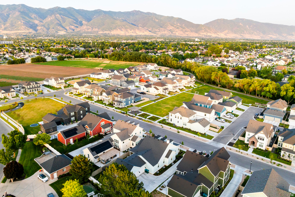 1042 W SHORELINE DR Layton, UT 84041