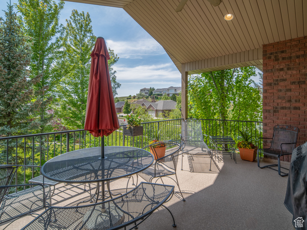 5527 S ELDERBERRY CT Ogden, UT 84403