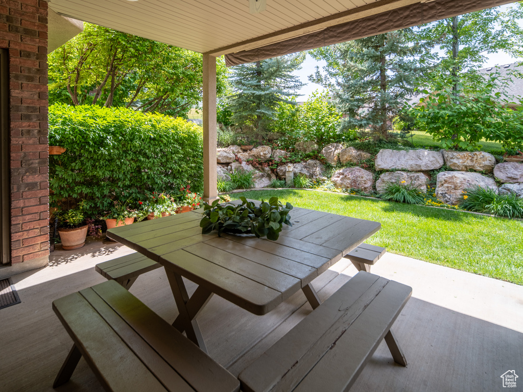 5527 S ELDERBERRY CT Ogden, UT 84403