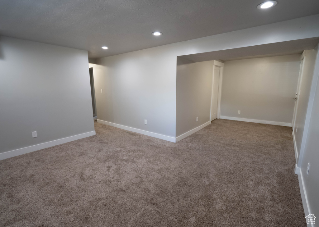 9446 S BARIUM ST Sandy, UT 84094